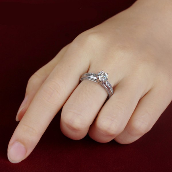 shiny 925 sterling silver engagement wedding ring with big round artificial diamond - Big Wedding Ring shiny 925 sterling silver engagement wedding ring with big round artificial diamond - Big Wedding Ring