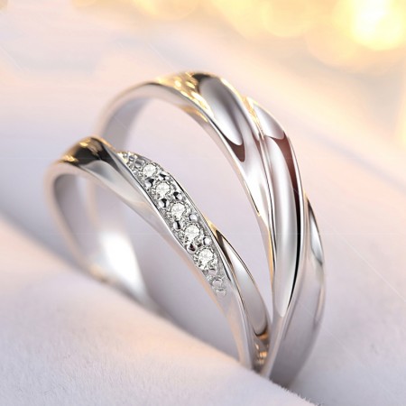 Korean Version Of The Simple And Elegant S925 Silver Mobius Design Promise Ring For Couple