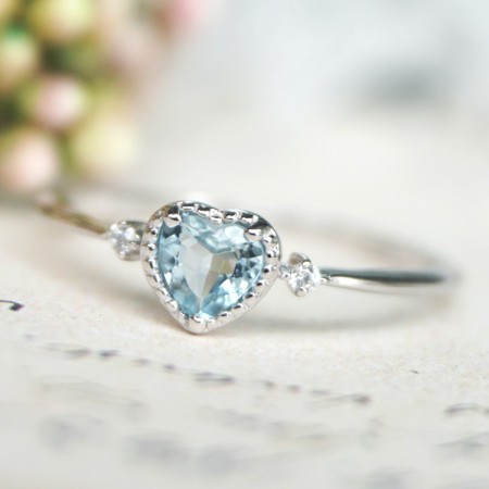 gold zircon ring